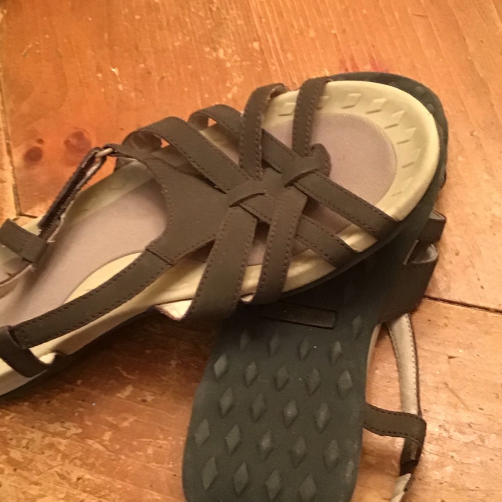 Lands end sandals